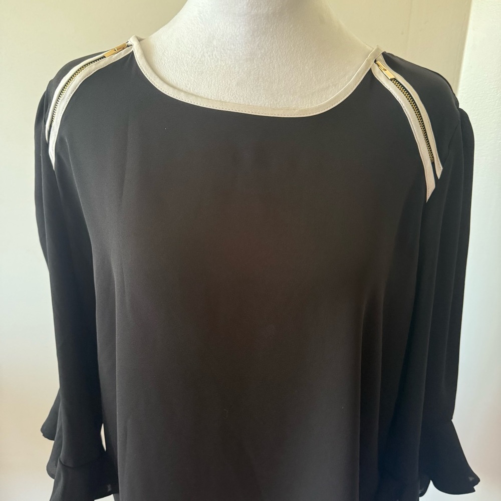 NEW New York & Company Black Bell Sleeve Ruffle Blouse Top Size M - Picture 9 of 11